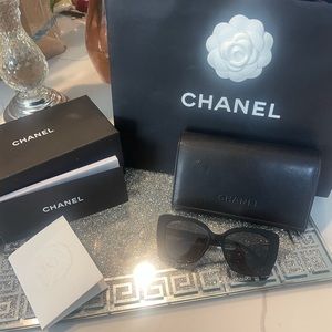 🖤🖤🖤 Authentic square black Chanel sunglasses with crystal logo arms